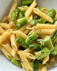  Penne with asparagus and cashews